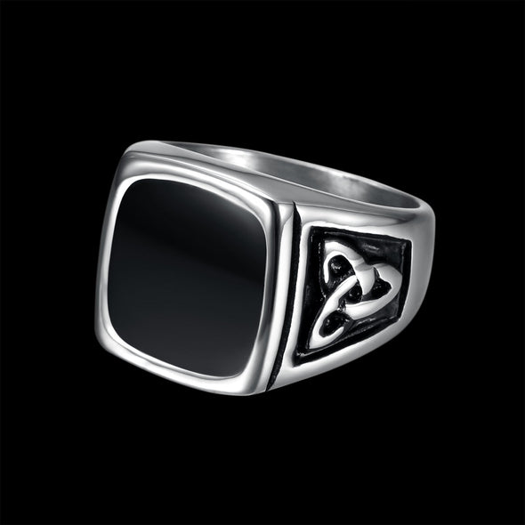 BLACK SIGNET ODIN'S HORN RING