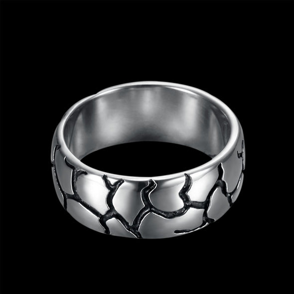 CRACKED BAND RING