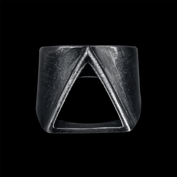 TRIANGLE RING